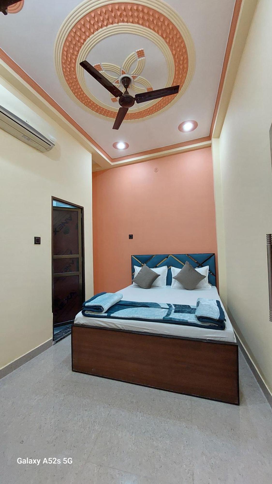 Narayani Paying Guest House Váránaszi Kültér fotó